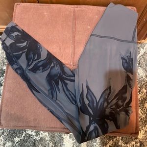 lululemon Align™ High-Rise Pant 28" - Size 4 limited edition color.